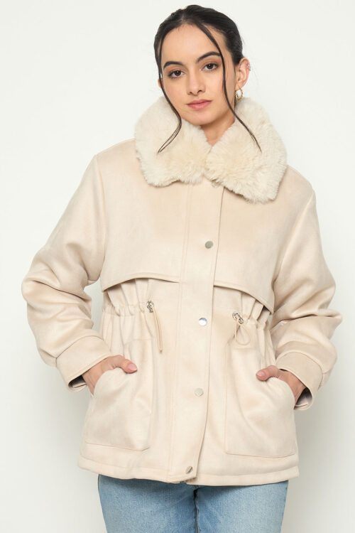 Beige Collar JacketElegant Winter Look