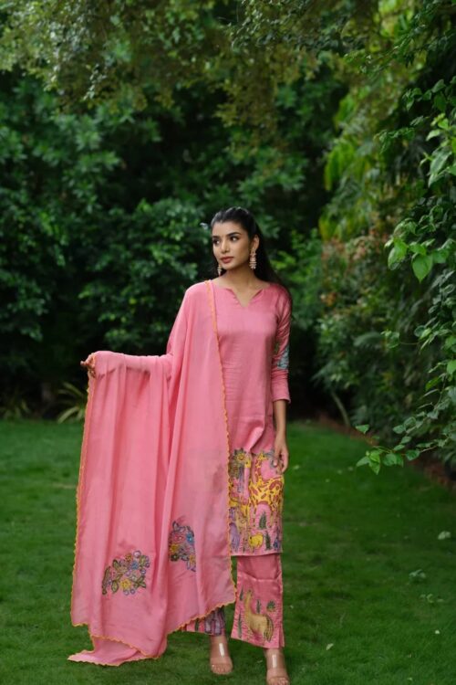 Rose Pink Hand Painted Animal Art Kurta SetArtistic Ethnic Style