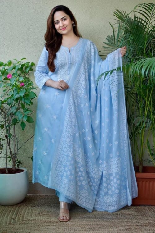 Blue Elegant Embroidered Suit Set with DupattaTrendy Ethnic Wear